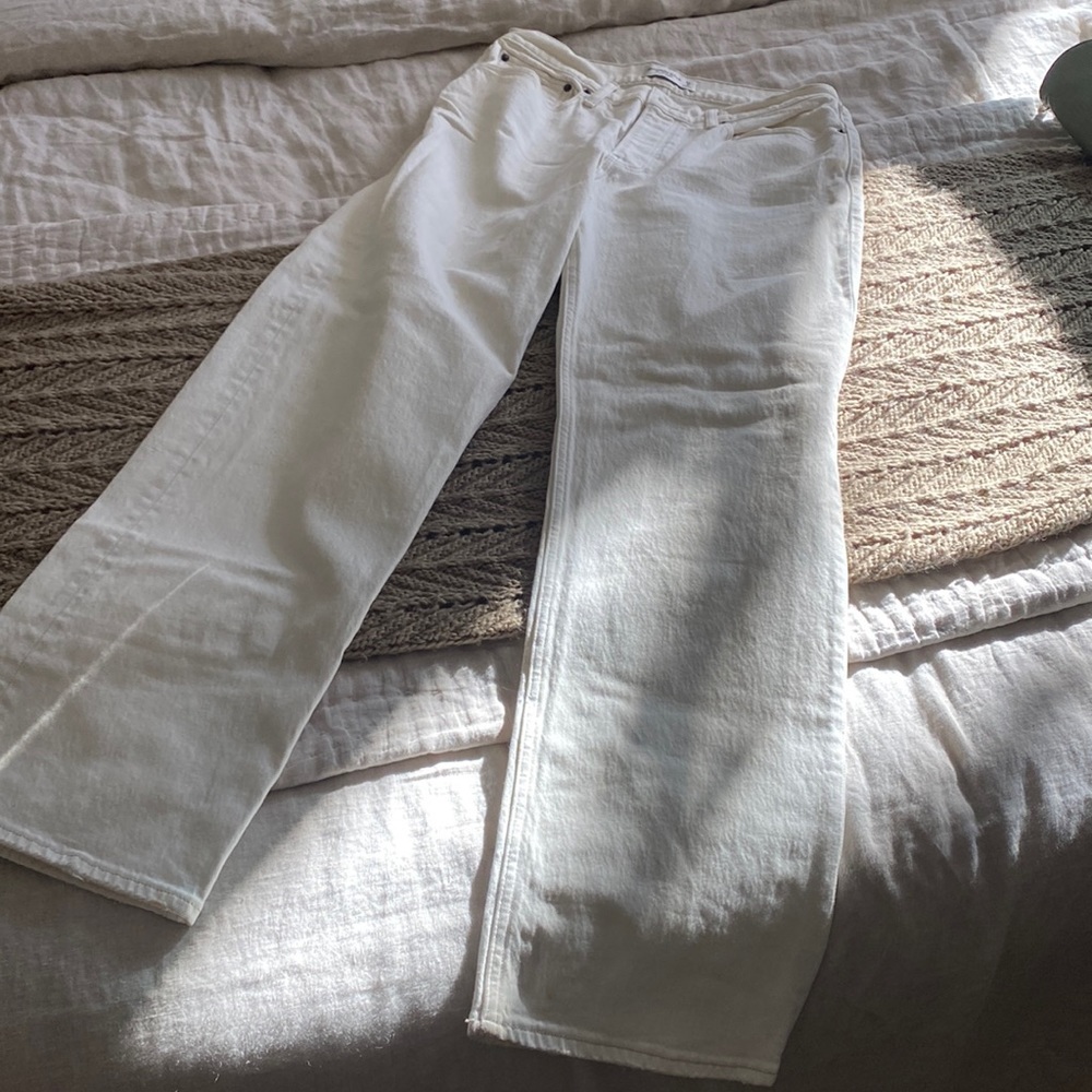 Abercrombie 90s Baggy Low Rise Cream Jeans